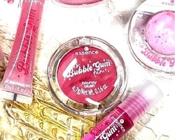 ESSENCE - it's Bubble Gum fun bouncy blush - TVÁŘENKA