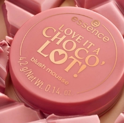 ESSENCE Love It A Choco' Lot! lash  -Blush Mousse  - TVÁŘENKA